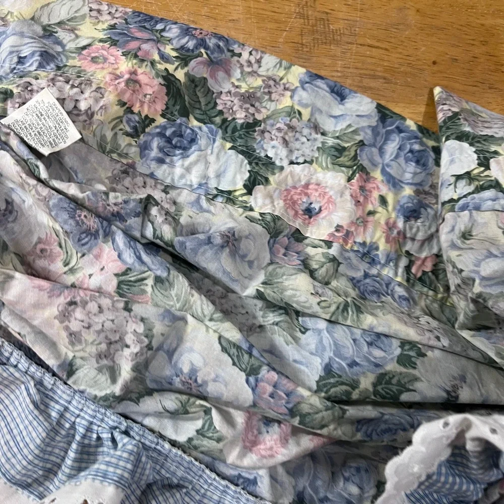 Vtg Croscill Floral Gingham Eyelet Lace Ruffle Window Valance 86x15 Cottagecore